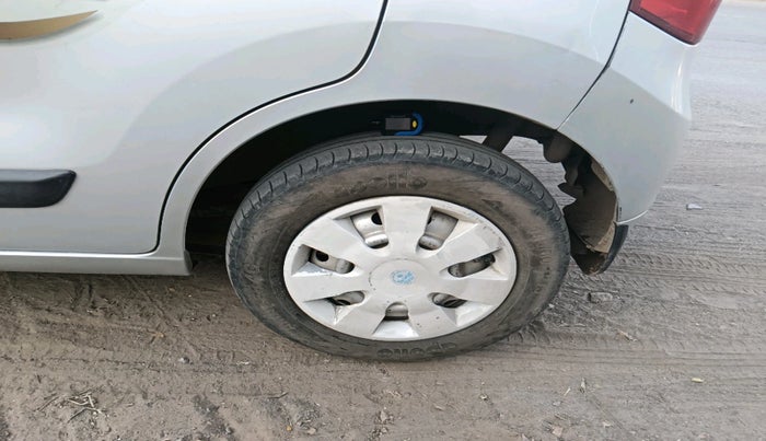 2011 Maruti Wagon R 1.0 LXI, Petrol, Manual, 73,869 km, tyre