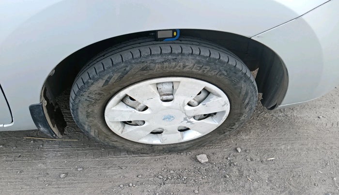 2011 Maruti Wagon R 1.0 LXI, Petrol, Manual, 73,869 km, tyre