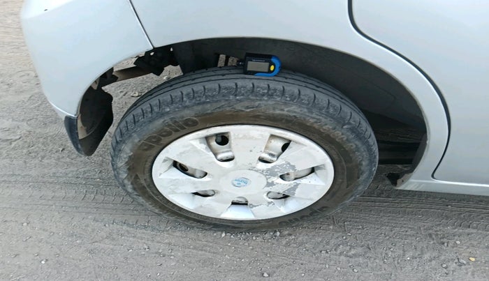 2011 Maruti Wagon R 1.0 LXI, Petrol, Manual, 73,869 km, tyre