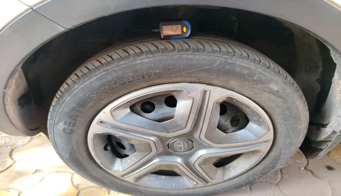 2018 Tata NEXON XM DIESEL, Diesel, Manual, 85,186 km, tyre