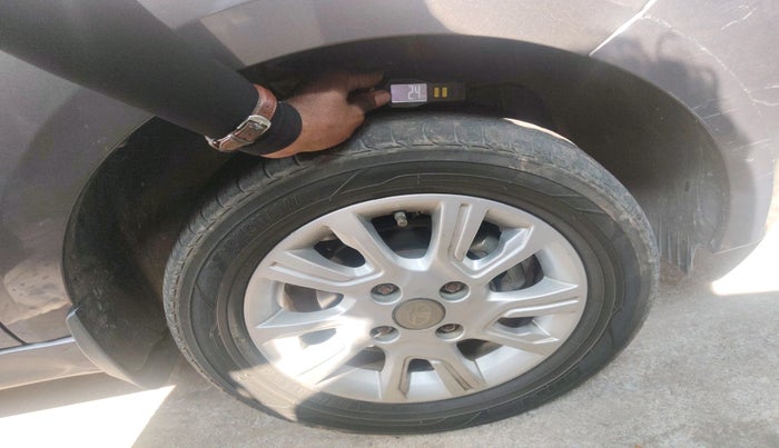 2018 Tata Tiago XZ PETROL, Petrol, Manual, 72,311 km, tyre