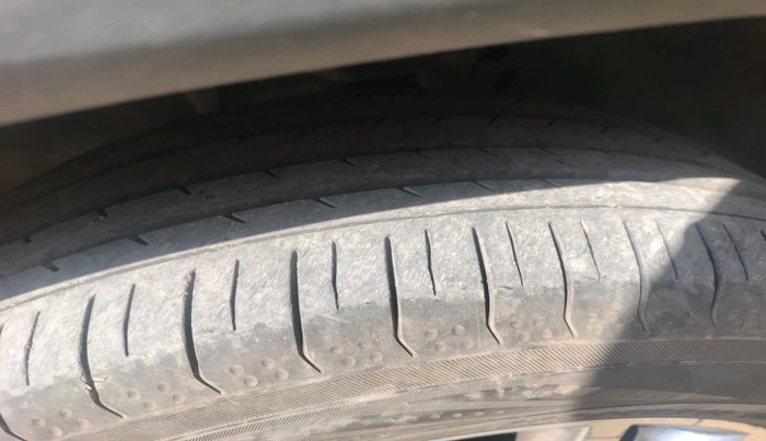 2019 Skoda Kodiaq L&K 2.0 TDI 4X4 AT, Diesel, Automatic, 1,17,343 km, tyre