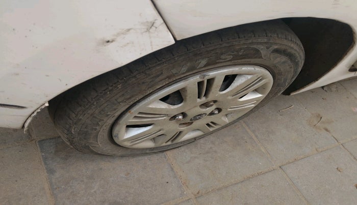 2012 Hyundai Eon MAGNA +, Petrol, Manual, 1,55,707 km, tyre