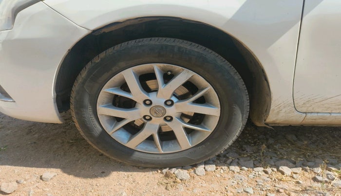 2016 Nissan Sunny XV DIESEL, Diesel, Manual, 1,50,901 km, tyre