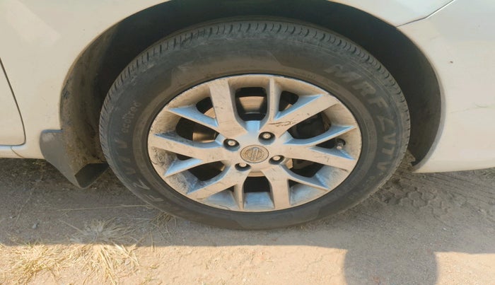 2016 Nissan Sunny XV DIESEL, Diesel, Manual, 1,50,901 km, tyre