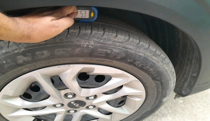 2025 KIA CARENS Premium (O) 1.5 Diesel MT 7 STR, Diesel, Manual, 39,456 km, tyre