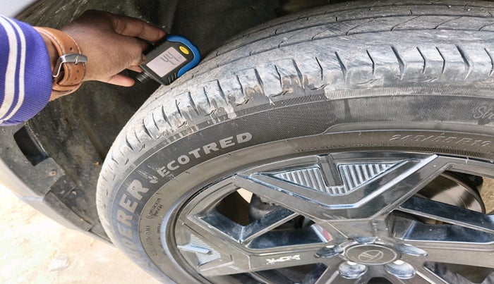 2024 Tata Safari ACCOMPLISHED DARK EDITION, Diesel, Manual, 85,419 km, tyre