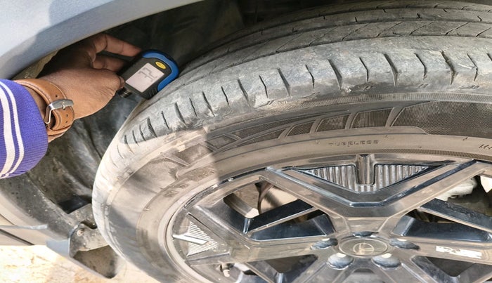 2024 Tata Safari ACCOMPLISHED DARK EDITION, Diesel, Manual, 85,419 km, tyre