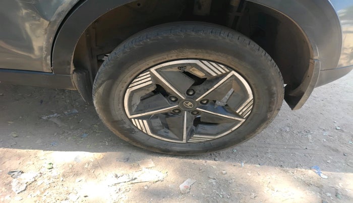 2023 Tata NEXON CREATIVE+ AMT 1.2 PETROL, Petrol, Automatic, 46,802 km, tyre