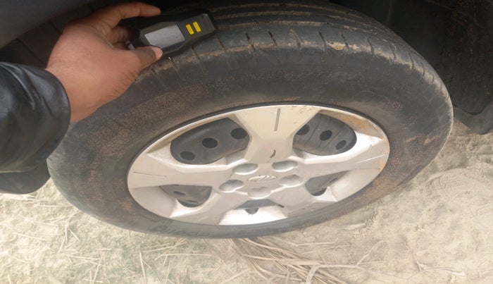 2020 Mahindra XUV300 W6 1.5 Diesel, Diesel, Manual, 76,907 km, tyre