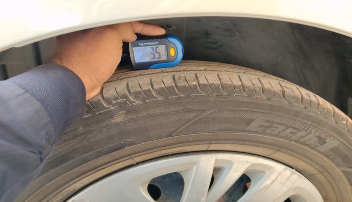 2017 Maruti Swift VDI, Diesel, Manual, 95,575 km, tyre