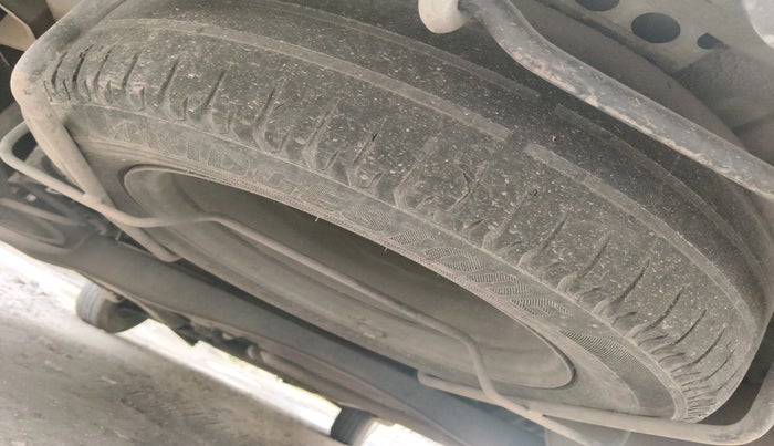 2021 Maruti Ertiga VXI SHVS, Petrol, Manual, 93,923 km, tyre