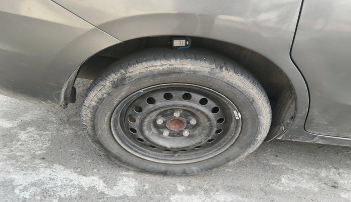 2021 Maruti Ertiga VXI SHVS, Petrol, Manual, 93,923 km, tyre