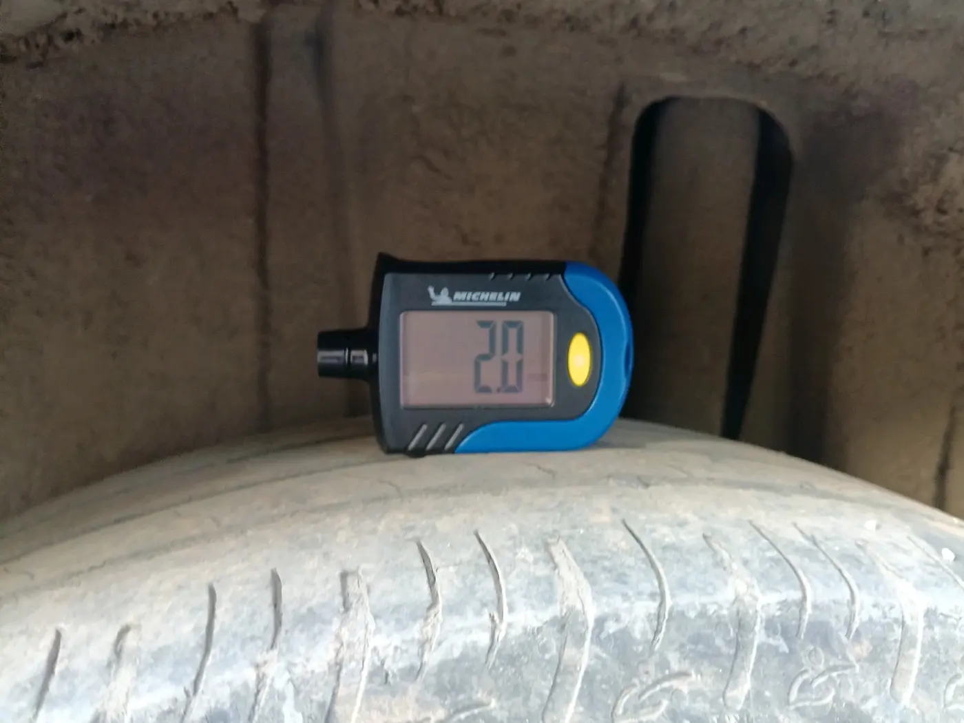 2023 Maruti BREZZA LXI S- CNG, CNG, Manual, 55,938 km, tyre