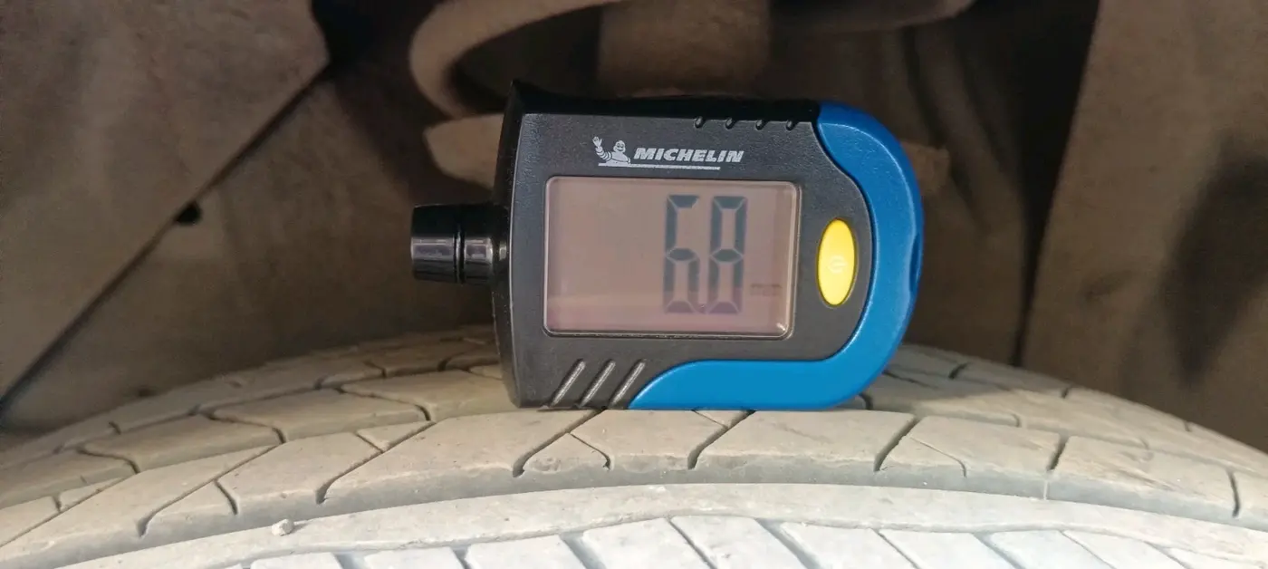 2023 Maruti BREZZA LXI S- CNG, CNG, Manual, 55,938 km, tyre