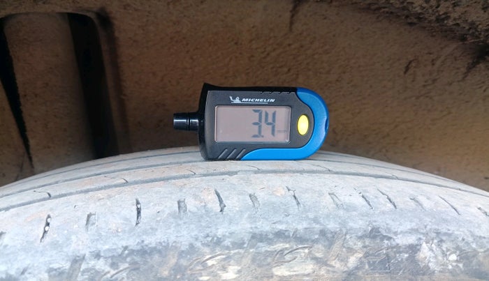 2023 Maruti BREZZA LXI S- CNG, Petrol, Manual, 55,938 km, tyre