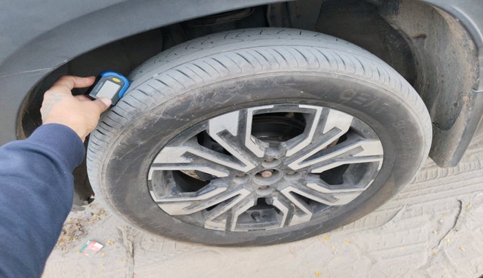 2021 Renault Kiger RXZ TURBO MT DUAL TONE, Petrol, Manual, 56,980 km, tyre