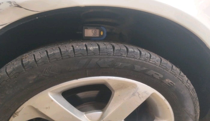 2010 Skoda Laura ELEGANCE 2.0 TDI CR MT, Diesel, Manual, 2,50,627 km, tyre