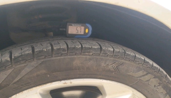 2010 Skoda Laura ELEGANCE 2.0 TDI CR MT, Diesel, Manual, 2,50,627 km, tyre