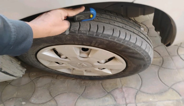 2013 Maruti Wagon R 1.0 LXI CNG, Petrol, Manual, 55,495 km, tyre