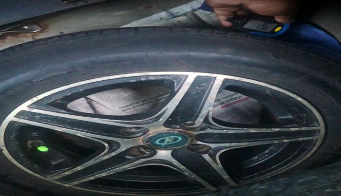 2010 Maruti Swift Dzire VXI, Petrol, Manual, 1,20,127 km, tyre