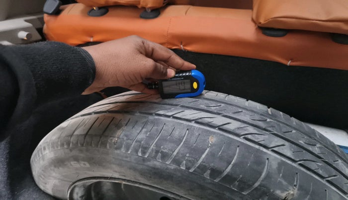 2016 Mahindra Kuv100 K6 PLUS 5 STR, Petrol, Manual, 58,762 km, tyre