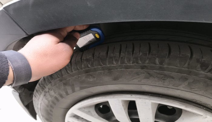 2016 Mahindra Kuv100 K6 PLUS 5 STR, Petrol, Manual, 58,762 km, tyre