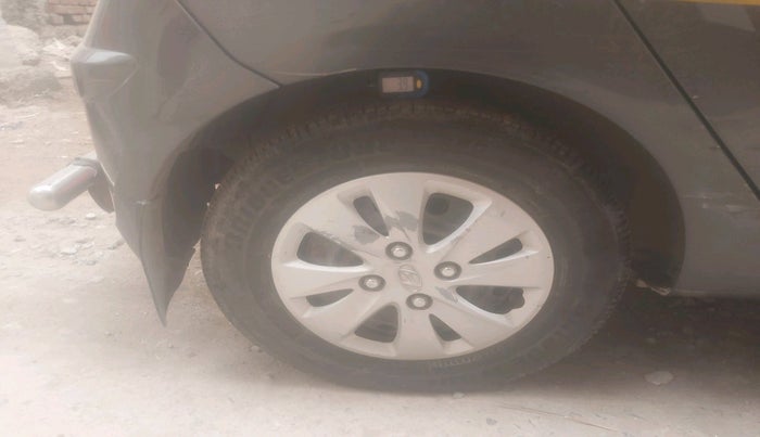 2011 Hyundai i10 MAGNA 1.2, Petrol, Manual, 24,400 km, tyre