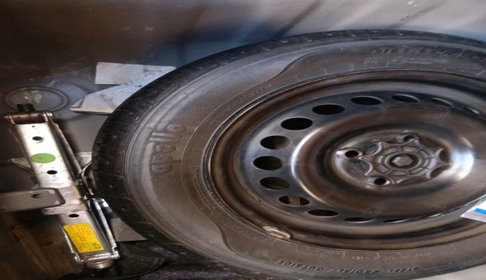 2013 Hyundai Grand i10 SPORTZ AT 1.2 KAPPA VTVT, Petrol, Automatic, 61,312 km, tyre