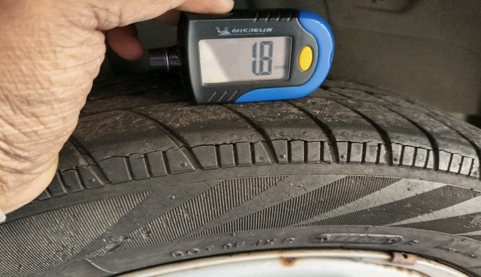 2013 Chevrolet Beat LS PETROL, Petrol, Manual, 37,086 km, tyre