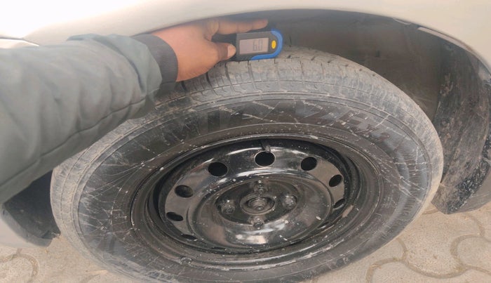 2014 Maruti Swift VXI, Petrol, Manual, 70,847 km, tyre