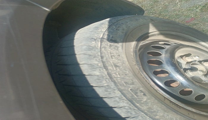 2012 Honda Brio S MT, Petrol, Manual, 87,457 km, tyre