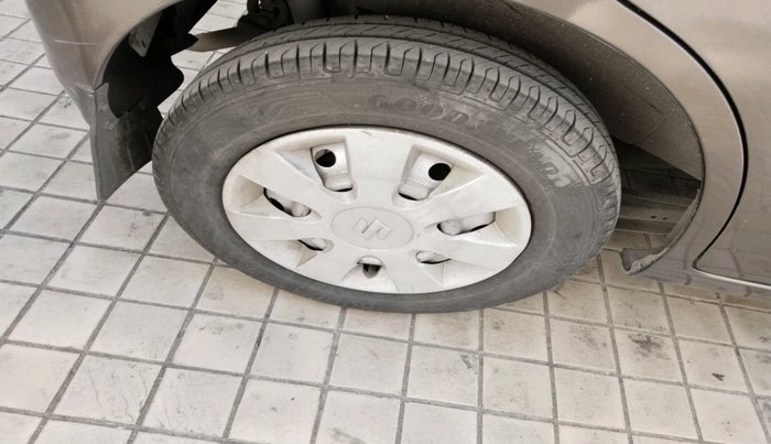 2014 Maruti Wagon R 1.0 LXI CNG, Petrol, Manual, 41,000 km, tyre