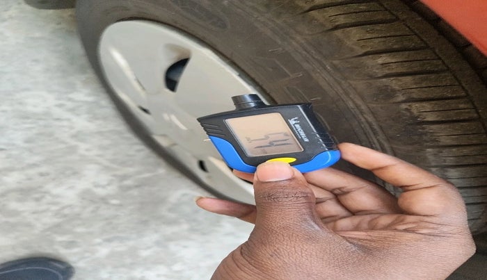 2015 Maruti Celerio VXI AMT, Petrol, Automatic, 53,950 km, tyre