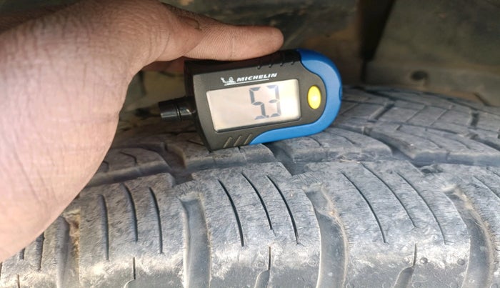 2014 Mahindra XUV500 W8, Diesel, Manual, 83,160 km, tyre