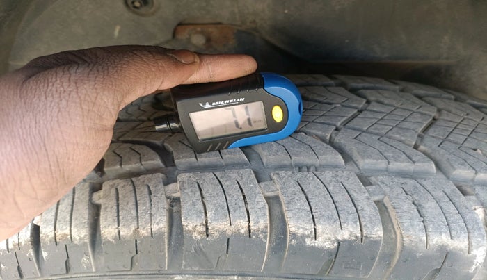 2014 Mahindra XUV500 W8, Diesel, Manual, 83,160 km, tyre