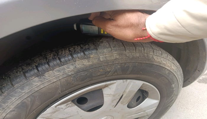 2013 Maruti Swift VXI, Petrol, Manual, 89,036 km, tyre