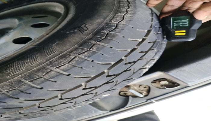 2012 Maruti Ritz LXI, Petrol, Manual, 68,001 km, tyre