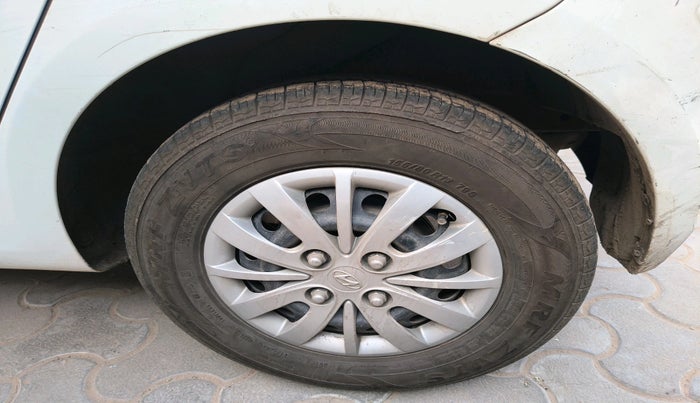 2015 Hyundai i10 SPORTZ 1.1, Petrol, Manual, 68,414 km, tyre