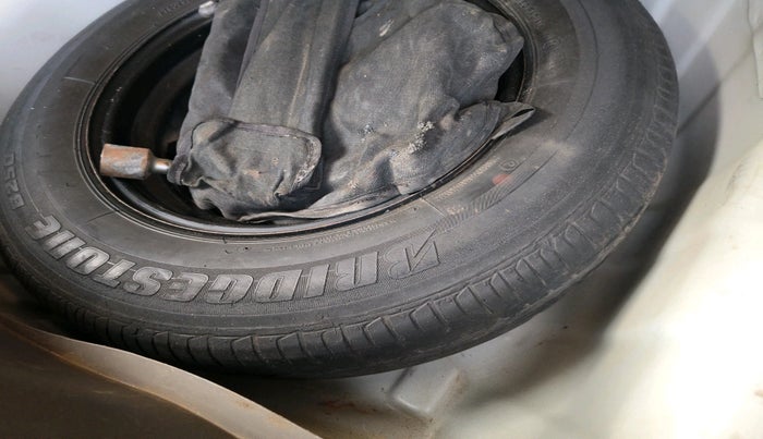 2015 Hyundai i10 SPORTZ 1.1, Petrol, Manual, 68,414 km, tyre