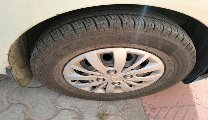 2015 Hyundai i10 SPORTZ 1.1, Petrol, Manual, 68,414 km, tyre