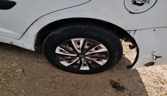 2016 Maruti Swift Dzire TOUR DIESEL, Diesel, Manual, 1,43,965 km, tyre