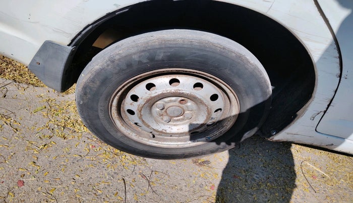 2016 Maruti Swift Dzire TOUR DIESEL, Diesel, Manual, 1,43,965 km, tyre