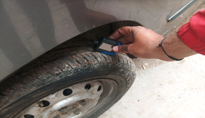 2012 Maruti Wagon R 1.0 LXI CNG, Petrol, Manual, 2,64,959 km, tyre