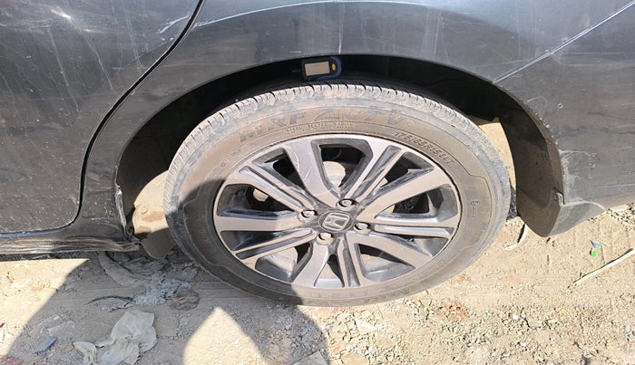 2023 Honda Amaze 1.2L I-VTEC VX, Petrol, Manual, 30,829 km, tyre