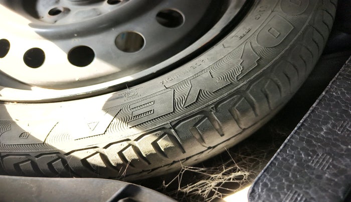 2013 Maruti Wagon R 1.0 VXI, Petrol, Manual, 32,979 km, tyre