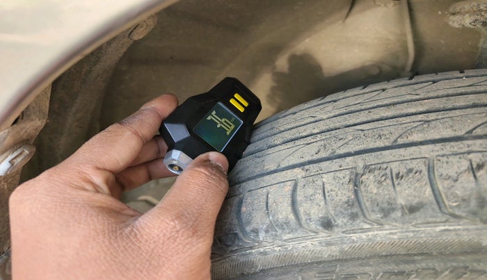 2013 Maruti Wagon R 1.0 VXI, Petrol, Manual, 32,979 km, tyre