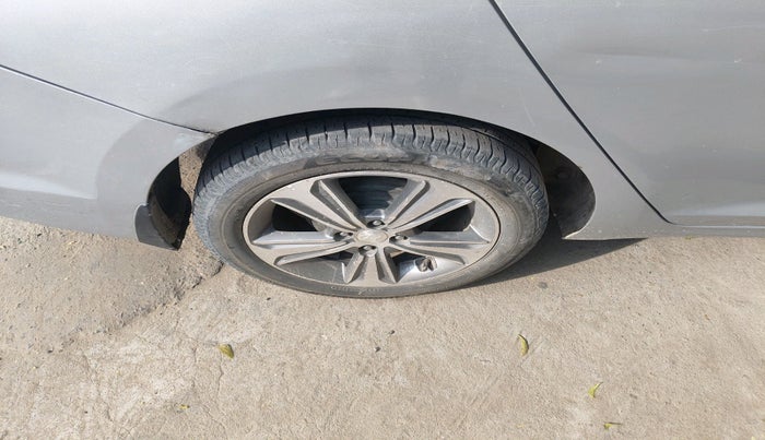 2017 Hyundai Verna 1.6 SX (O) CRDI MT, Diesel, Manual, 1,10,754 km, tyre