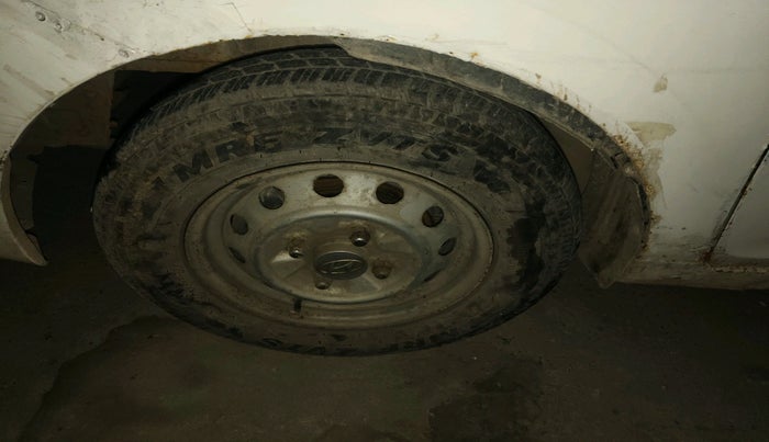 2012 Hyundai Eon D-LITE+, Petrol, Manual, 74,629 km, tyre