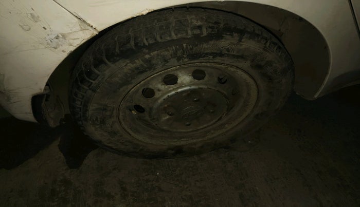 2012 Hyundai Eon D-LITE+, Petrol, Manual, 74,629 km, tyre